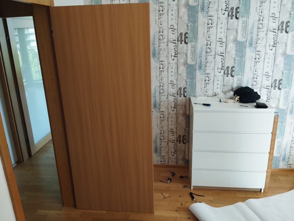 Renovace dveří samolepící folií