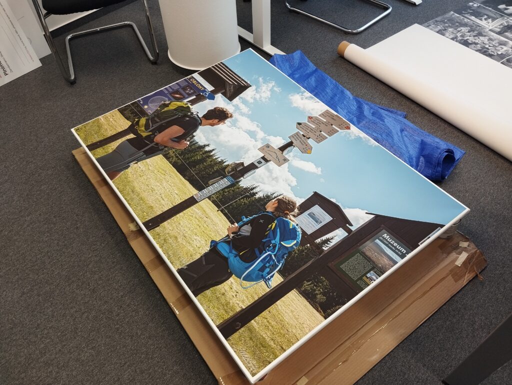 Lepení fototapety pro fotografa Milana Roubala