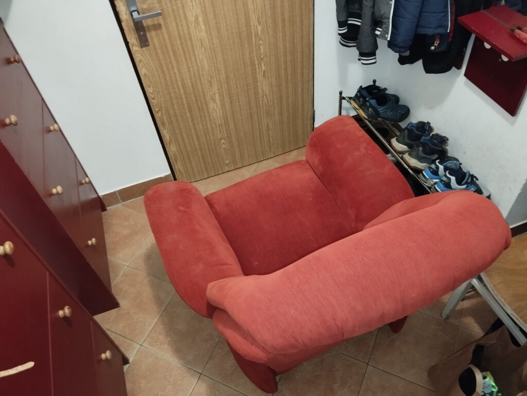 Výměna prasklých pružin křesla
