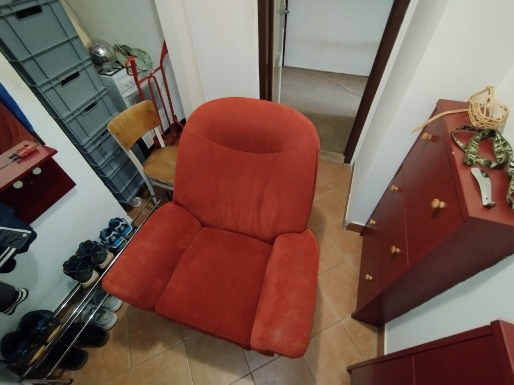 Výměna prasklých pružin křesla
