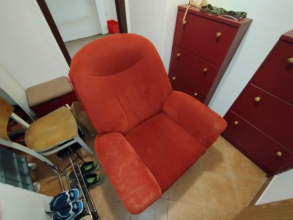 Výměna prasklých pružin křesla