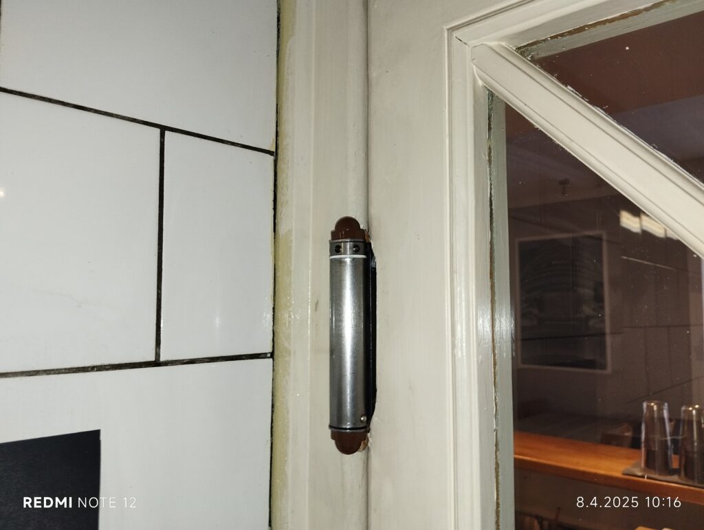 Výměna pružinových pantů